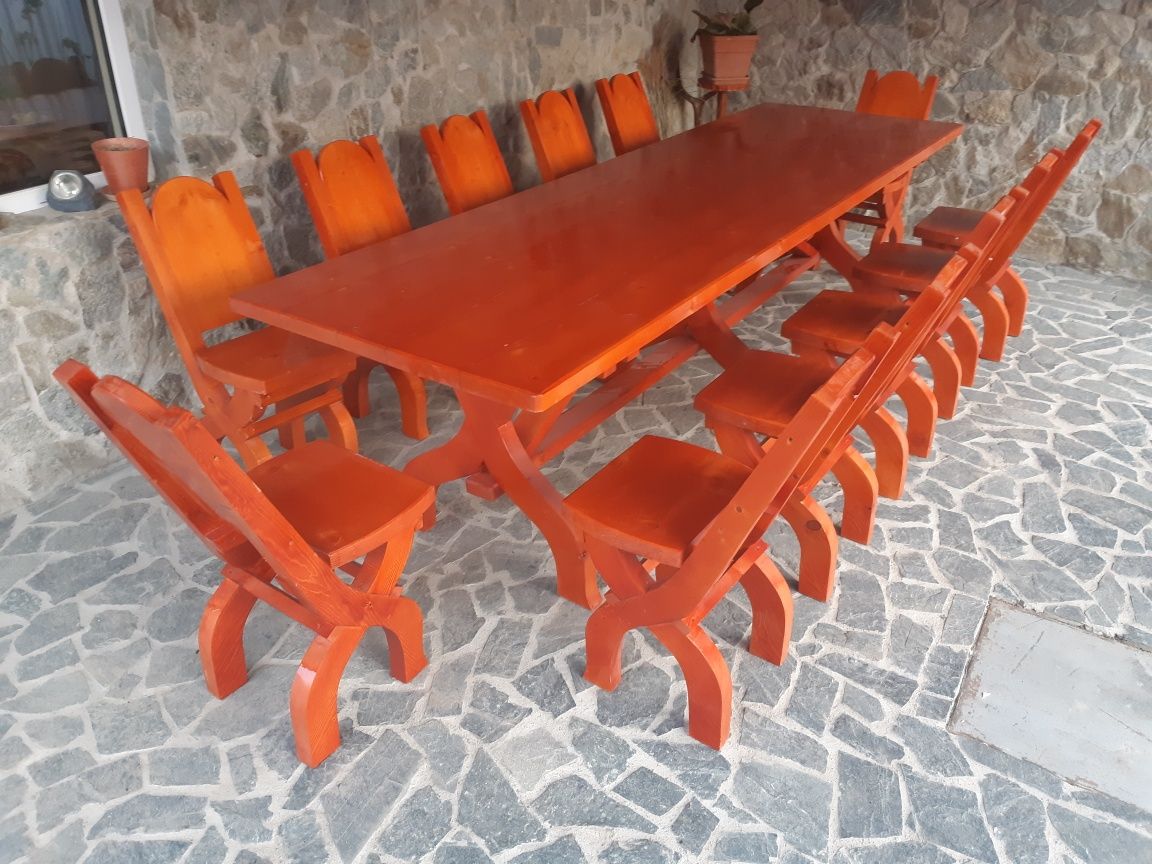 Masa cu scaune si banci din lemn de brad. Mobilier rustic . Set 12 per