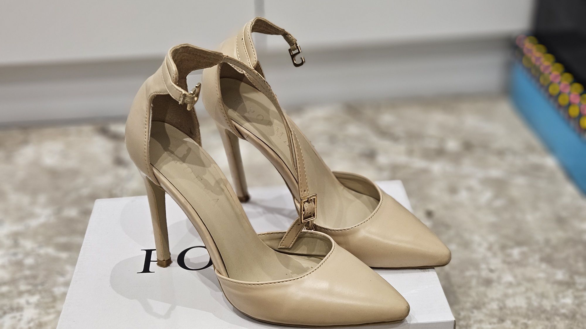 Pantofi dama Poema