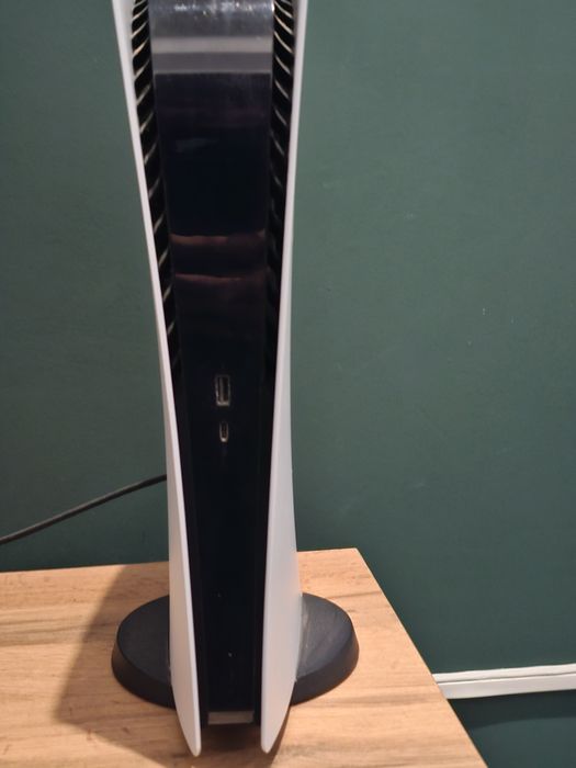 Продаю Ps5 и в комплекте PS VR2