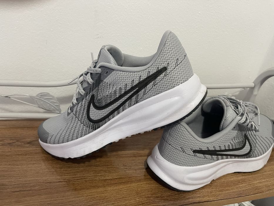 Nike маратонки Run Defy