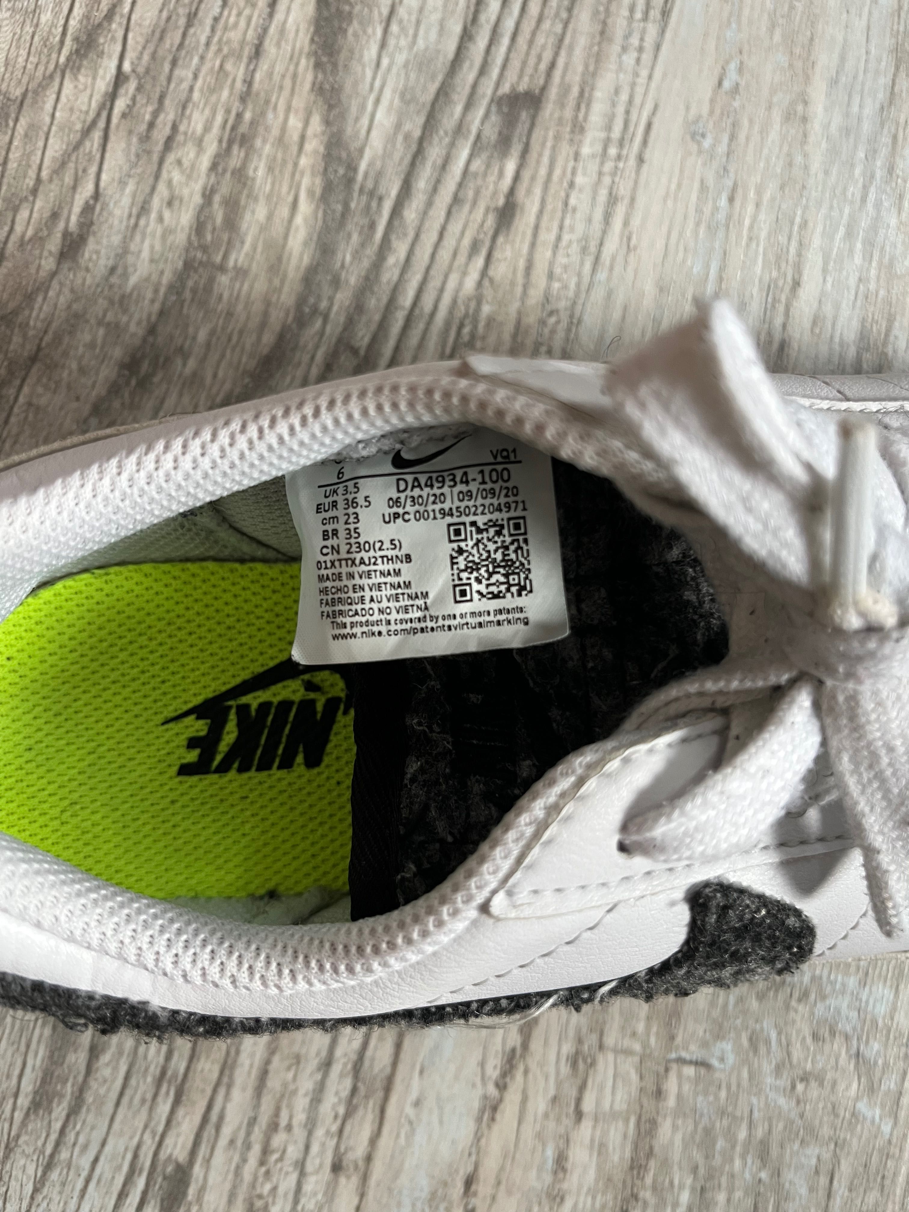 Дамски кецове Nike