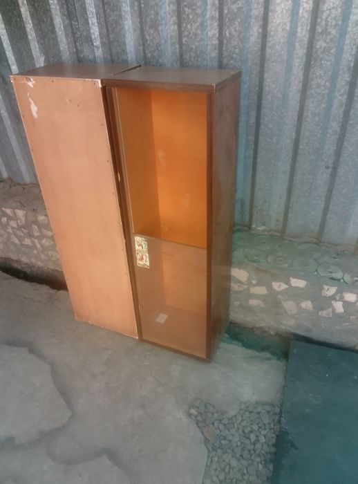 Книжные деревянные полки