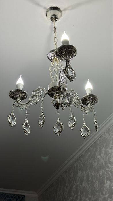 Продам очень хорошего качество люстры