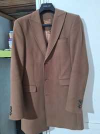 Продам мужское коричневое пальто осень/весна