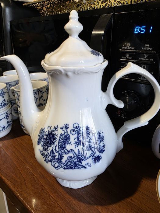 Ceainic portelan plus 12 cesti portelan. Alba Iulia