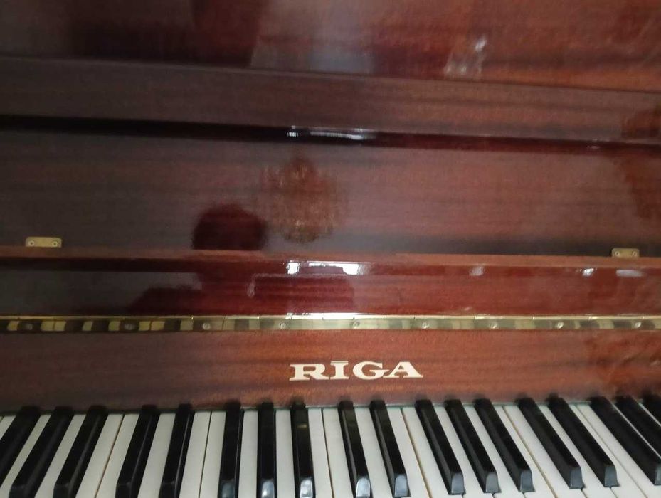 Пианино (Piano) RIGA 3 педальный в отличном состоянии