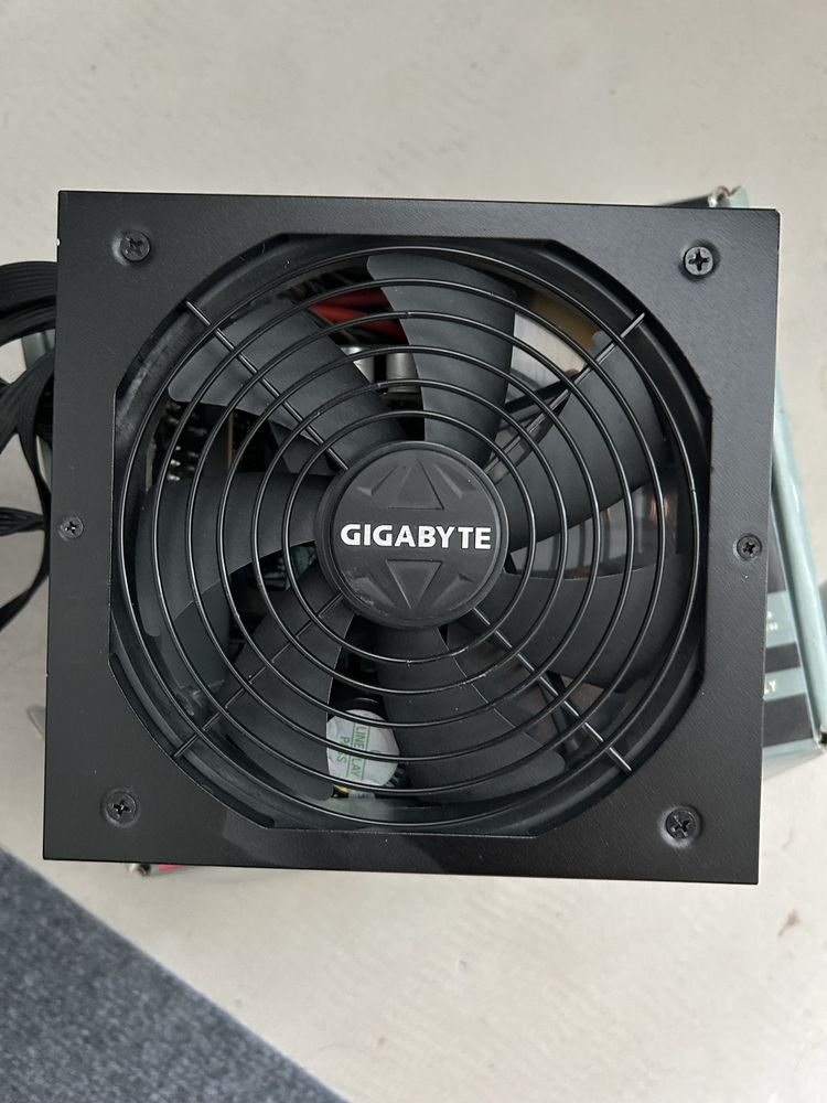 Sursa Gigabyte G750H 750 W, Gold, modulara, impecabila