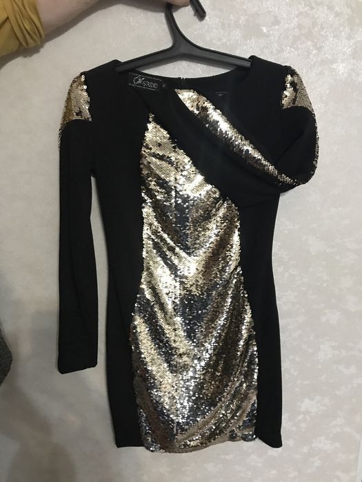 Платье вечернее с паетками