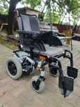 Scaune electrice destinate persoanelor cu handicap, bătrâni greu depla