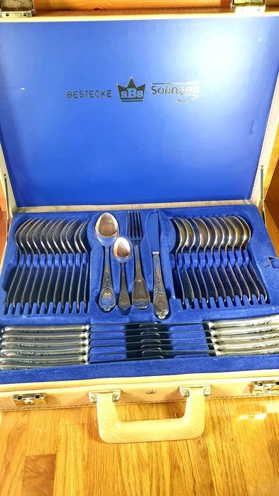 Set tacamuri placate cu argint 12 persoane