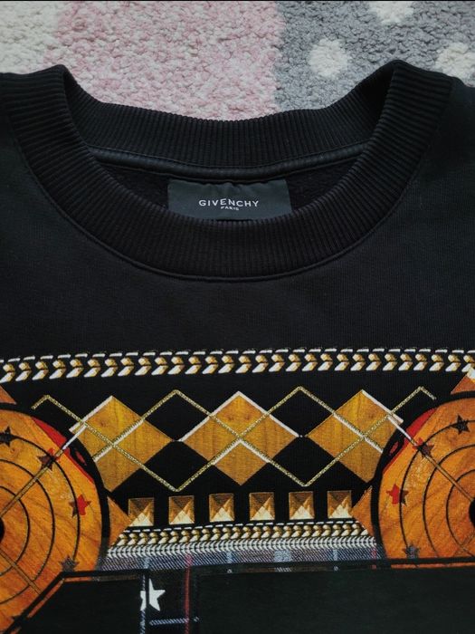 Bluza Givenchy S-M barbati.