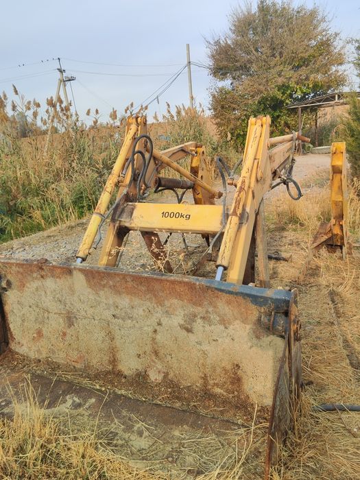 Погрузчик фронтальный Амкадор для МТЗ беларус.