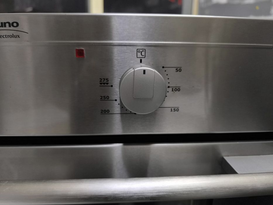 Фурна JUNO Electrolux - JOB 50000 X - 9 функции с вентилатор.