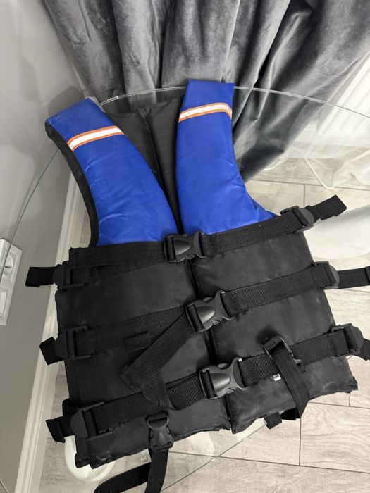 Жилет спасательный