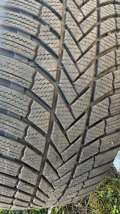 Зимни Гуми Bridgestone LM005 255/45/20