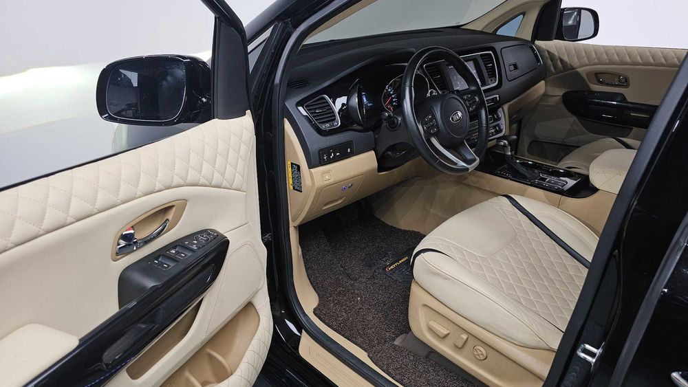 Kia Carnival 9-Seater Hi-Limousine Prestige Hiroof   16