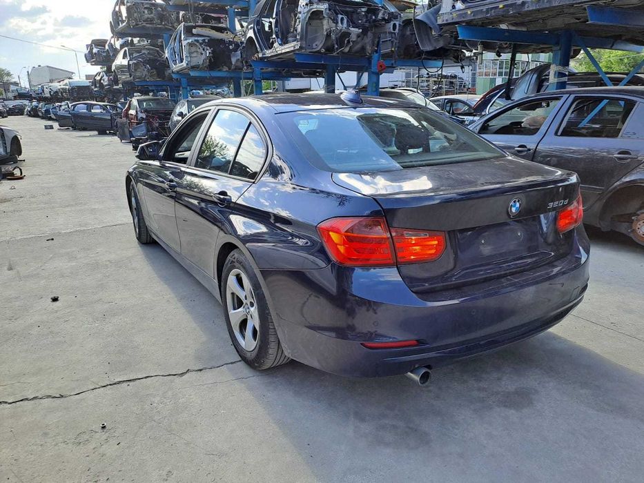 Dezmembrez BMW F30 2.0 TDi 184 CP an 2012 cod motor N47