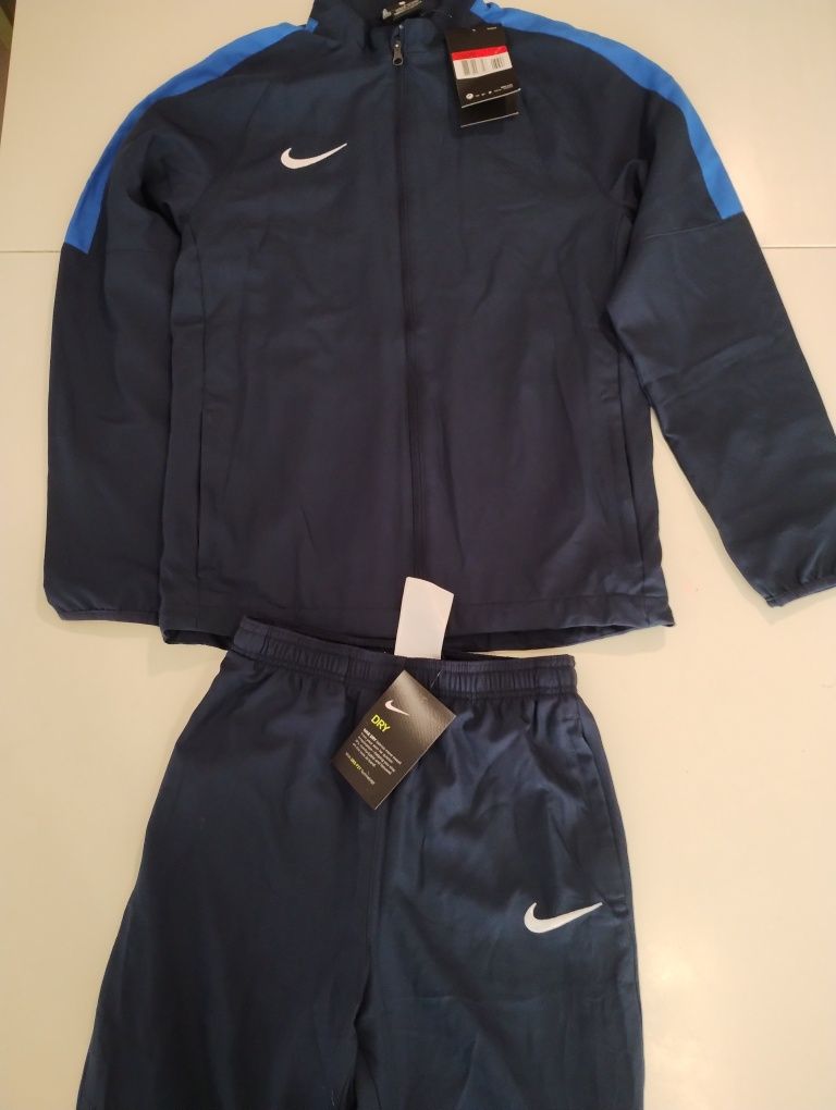Nike. Детски екип. 12-13 г.
