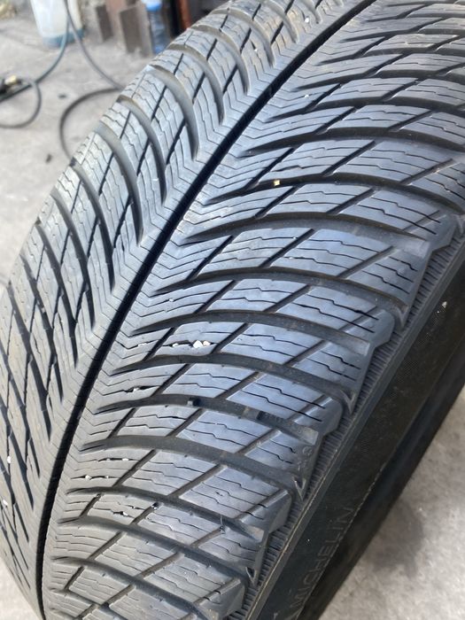 2 бр 235/55/17 Michelin Continental