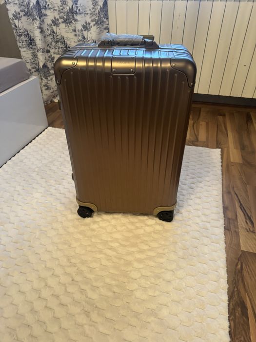 RIMOWA Куфар 69x44x27,5см  цвят:титаниум