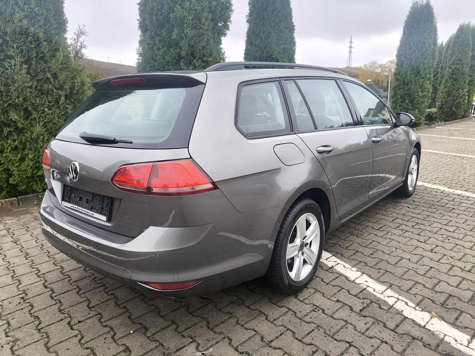 Volkswagen Golf~Comfortline~1.2Tsi~