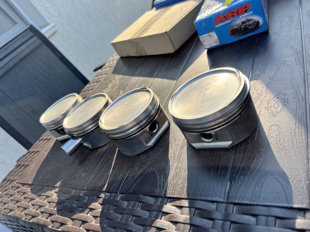 Продавам бутала за 1.8Т 2.0T