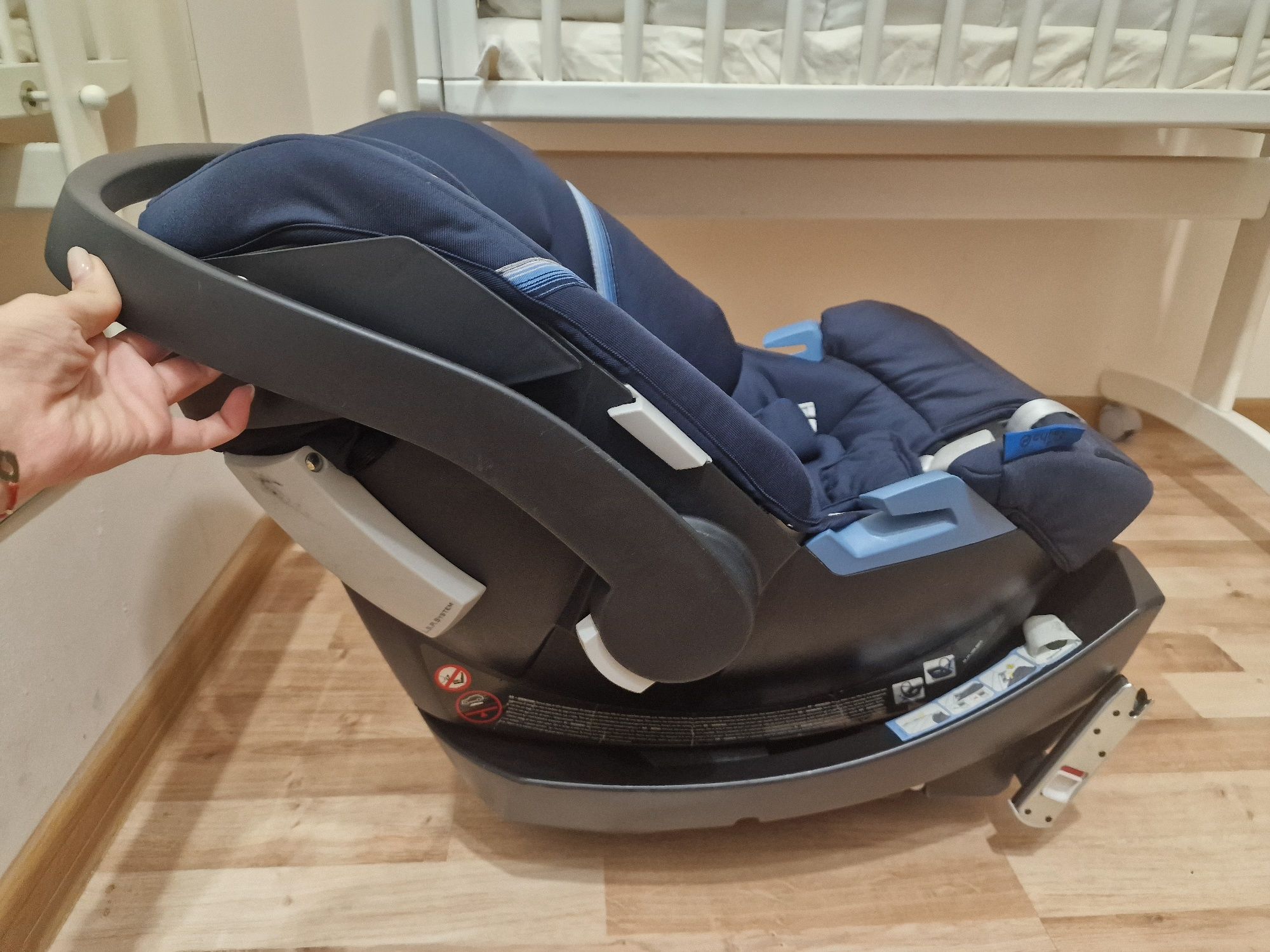 Стол за кола Cybex Aton 5 с база