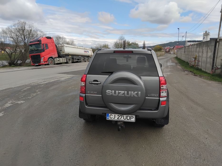 Vând Suzuki Grand Vitara