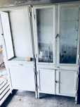 Медицински шкаф кабинет