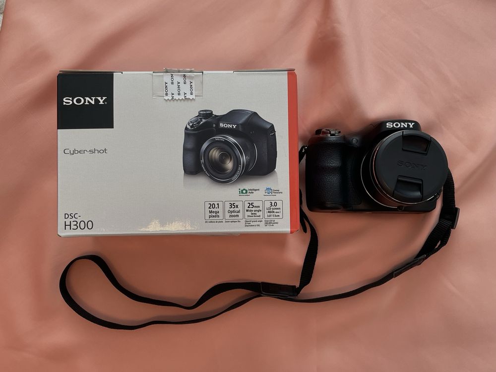 Фотоапарат Sony DSC-H300