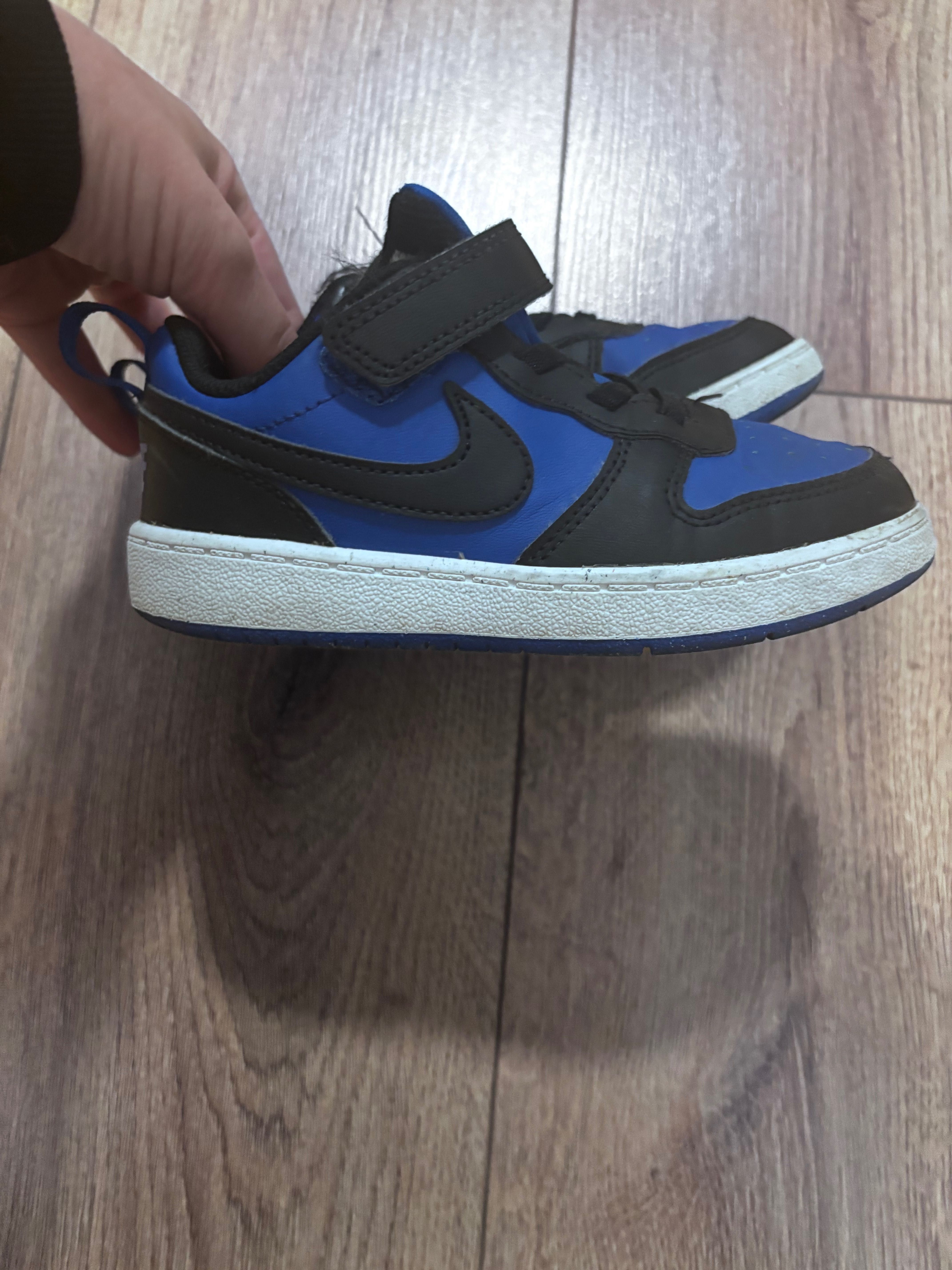 Маратонки Nike размер 26 и 27