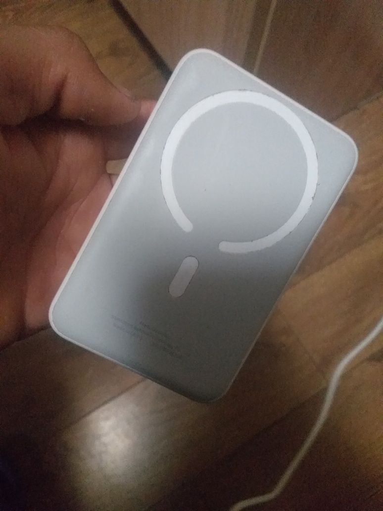 Power bank для айфон и андройт безправадной и правадной саудасы бар