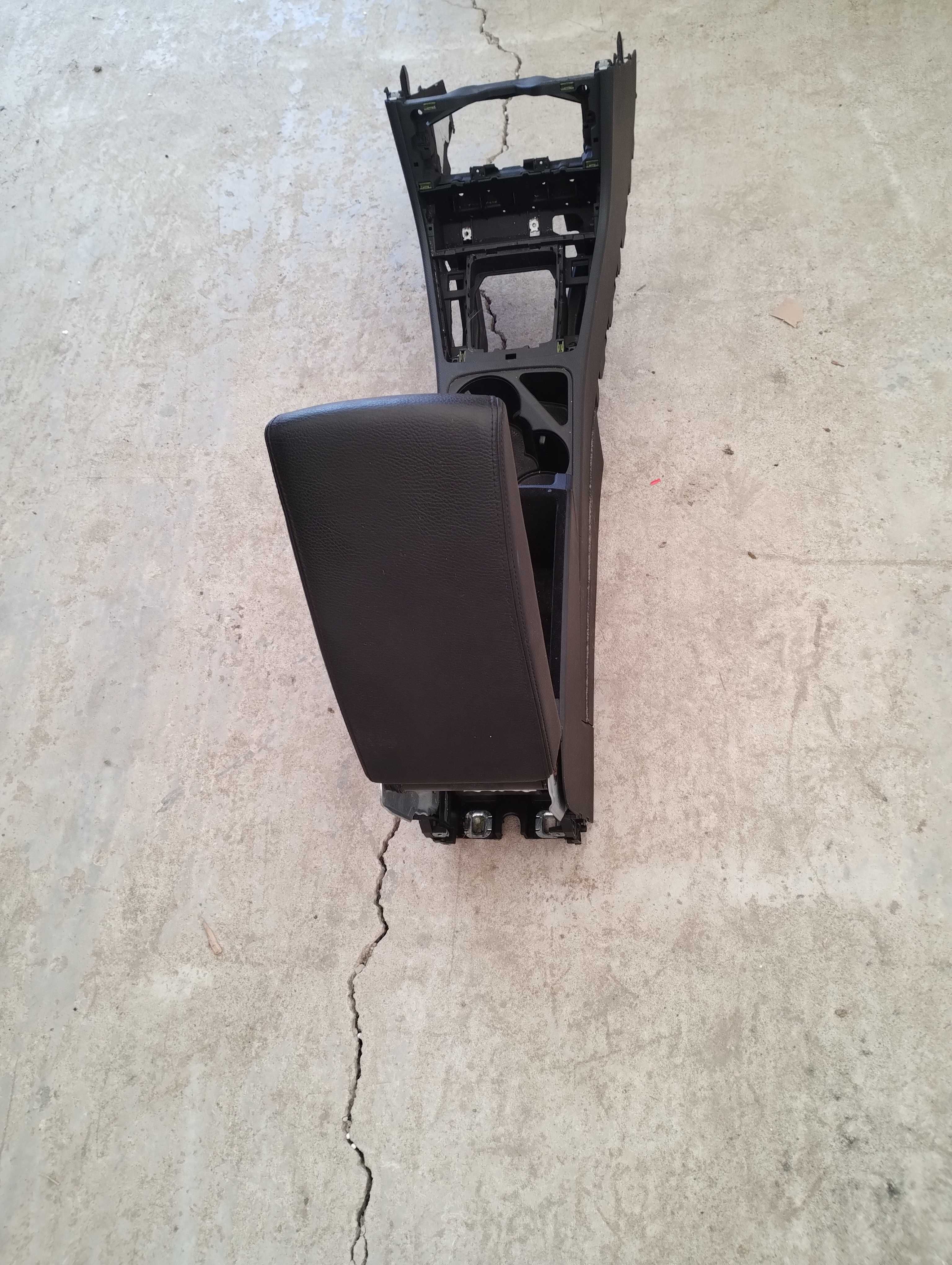 Cotiera Piele Consola centrala Volkswagen Passat CC 2013