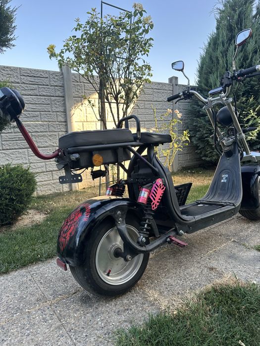 Scuter Electric 2000 W ( vand sau pentru piese )