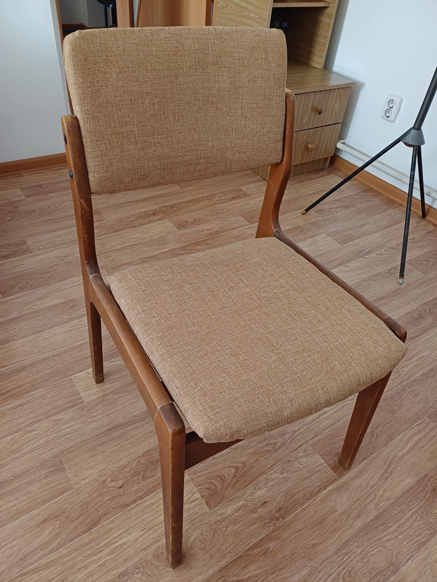Продам деревянные стулья