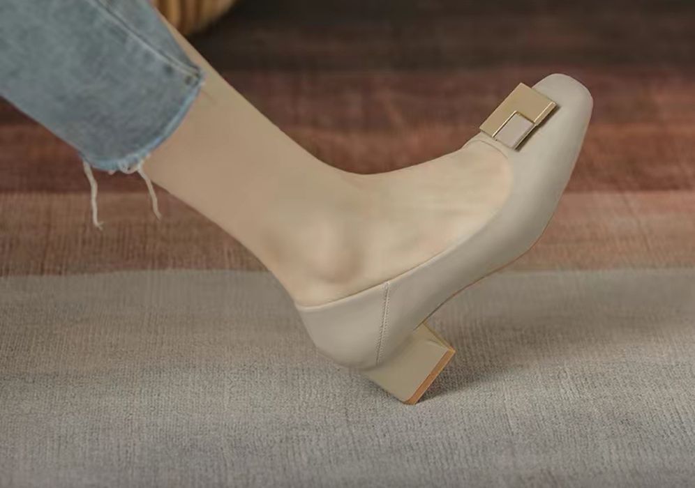 Әйелдерге арналған аяқ-киім / Женская обувь