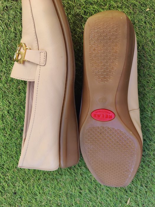 Дамски бежови обувки