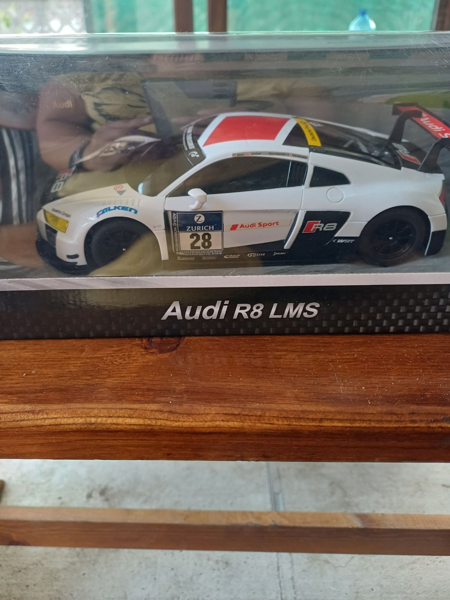 Кола с дистанционна управление Audi R8 LMS
