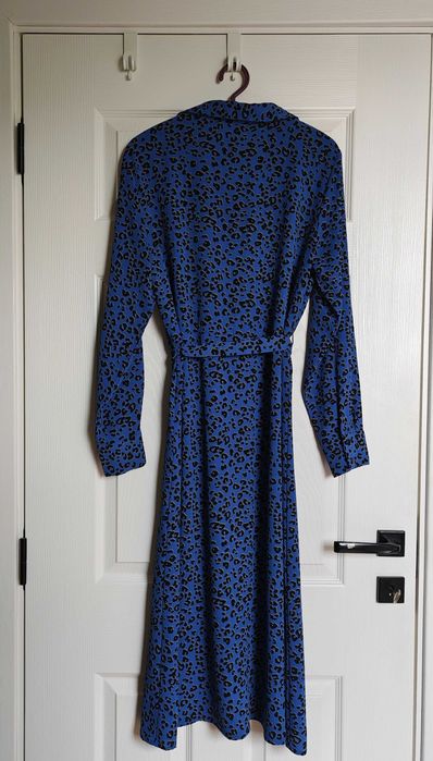 Дълга синя рокля с леопардов принт