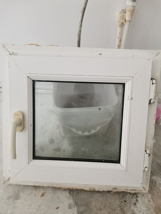 Vând Ușă termopan, geam baie
