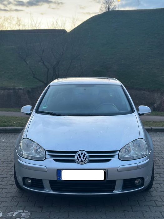 Vând Volkswagen golf 5-Tour