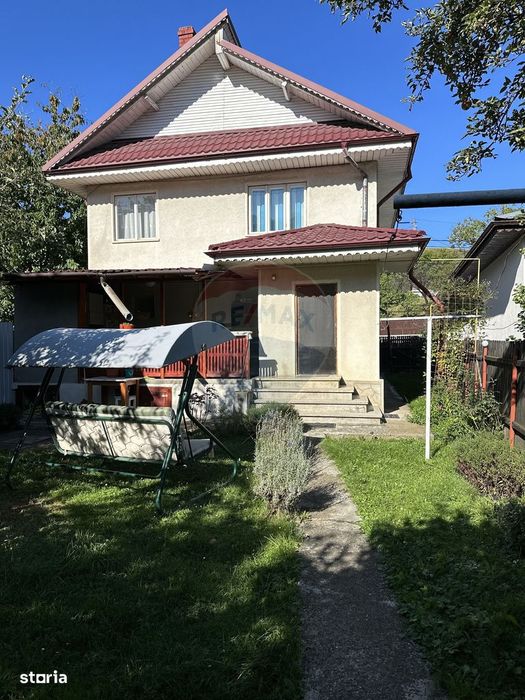 Casă / Vilă cu 4 camere de vânzare în zona Periferie