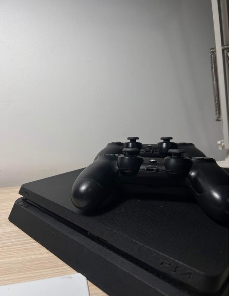 Sony Playstation 4 Slim с Гаранция 12 месеца