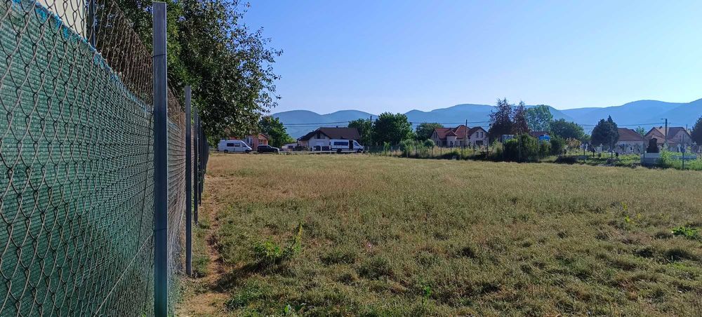 Teren intravilan — 3000 m² — acces 2 străzi — Seini