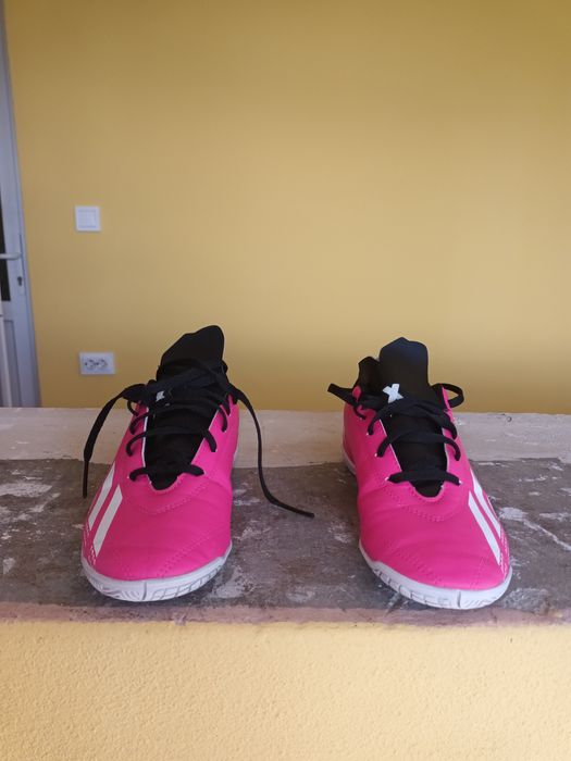 ADIDAS X SPEEDPORTAL.4 IN J . Marimea 35
Pantofi sală