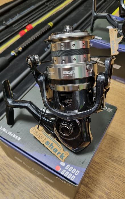 SET 2 Feedere FL Strategist Distance MH 3.90M + 2 Muline FL ELITE 6000