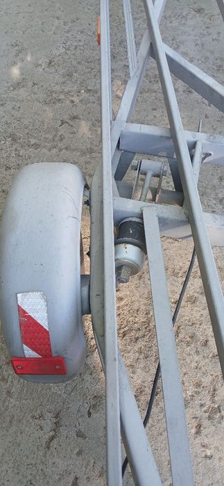 Продава се колесар за 3 мотора с преглед до юни 2026г. И платен данък