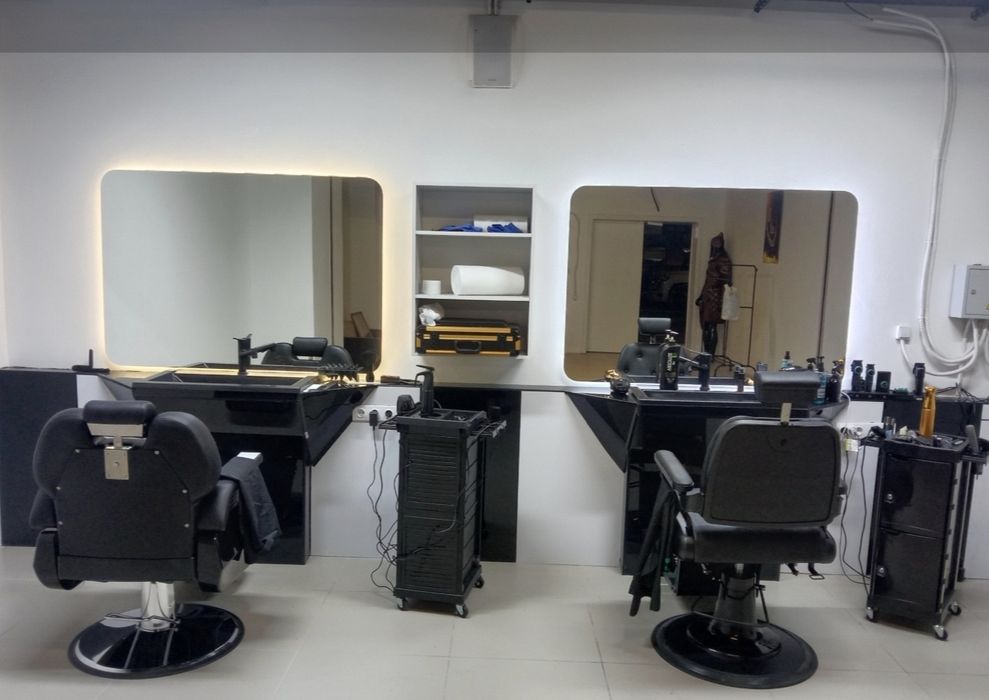 Продаётся место в парикмахерской