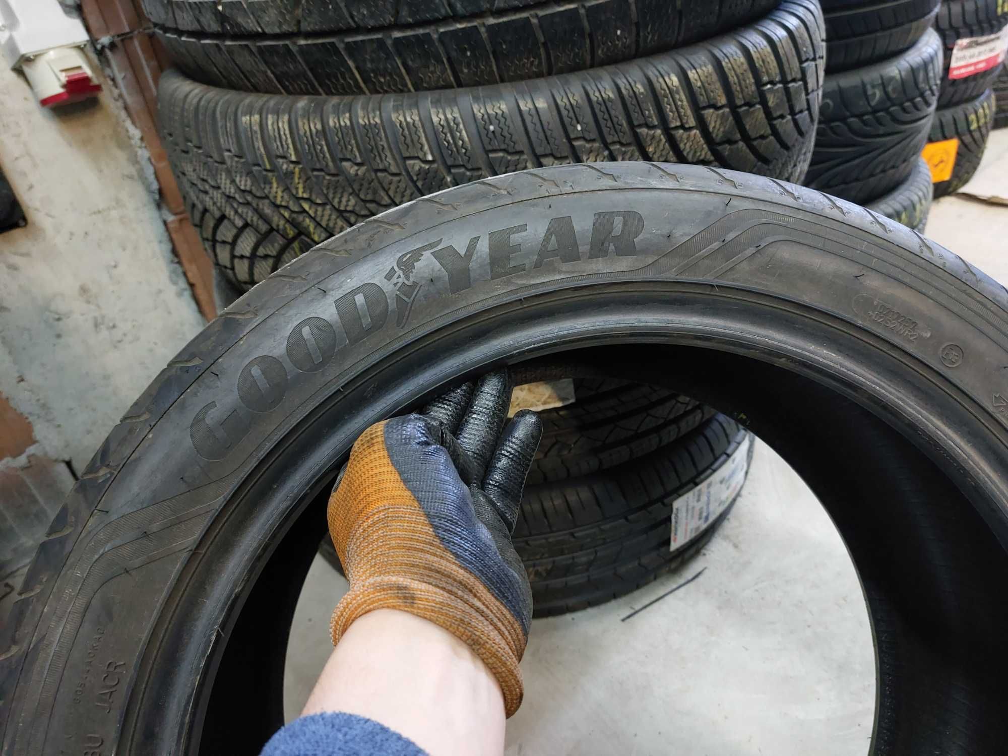 2 бр.летни гуми Goodyear 245 45 18 dot 1019 цената е за брой!