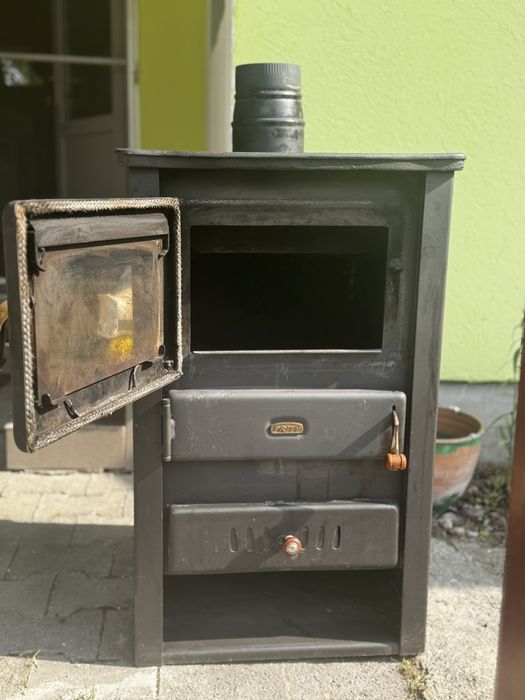 Semineu pe lemne PRITY